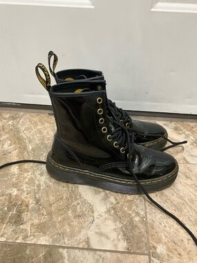 •DR MARTENS• Doc Martens Zavala Patent Leather Black Lace Up